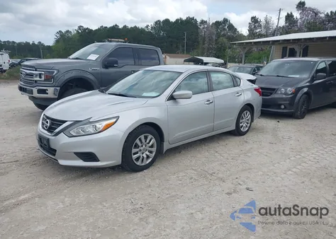 2017 Nissan Altima 2.5 S z USA, uszkodzony, nr VIN 1N4AL3AP0HC155771